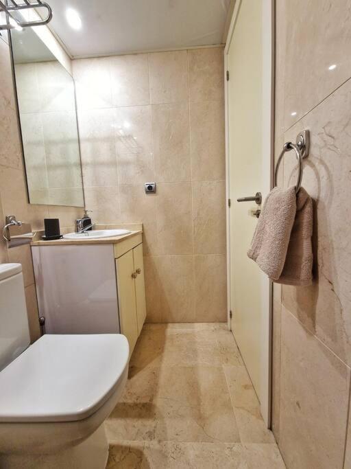 Acogedor Piso Con Terraza Y Parking! Apartment Benalmadena Luaran gambar