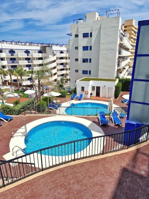 Acogedor Piso Con Terraza Y Parking! Apartment Benalmadena Luaran gambar