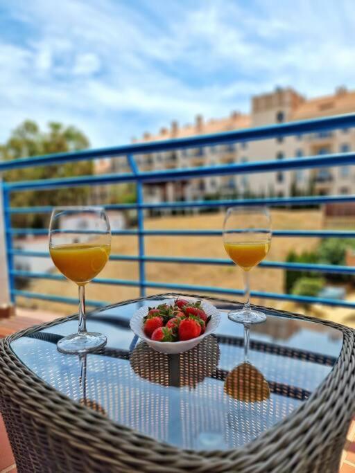 Acogedor Piso Con Terraza Y Parking! Apartment Benalmadena Luaran gambar