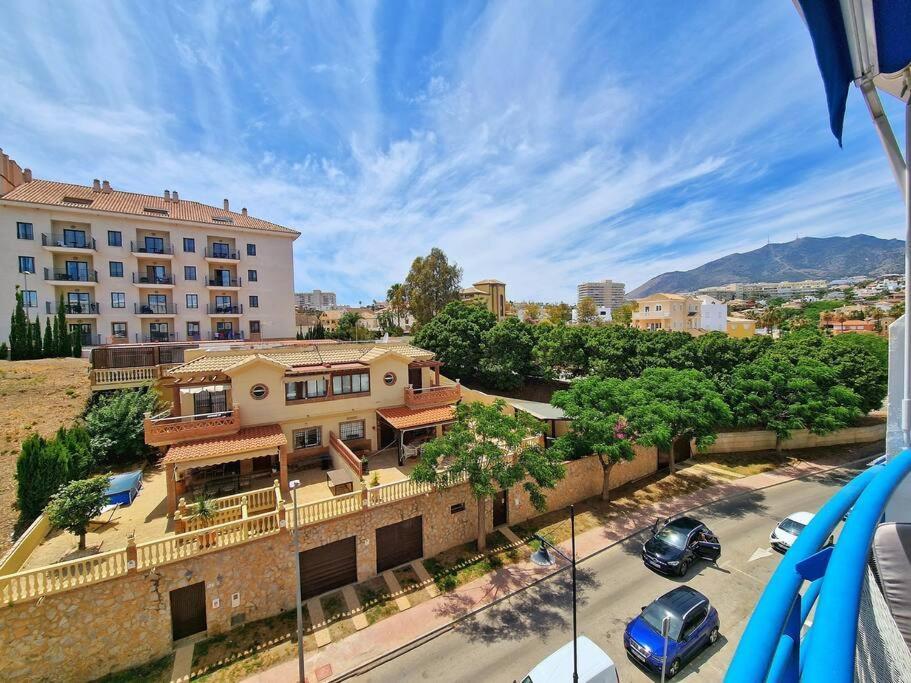 Acogedor Piso Con Terraza Y Parking! Apartment Benalmadena Luaran gambar